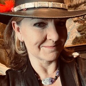 Meet your Posher, Julie